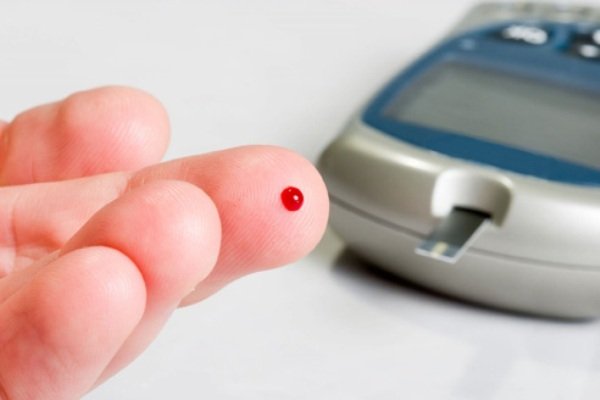 DIY steps to check blood sugar level