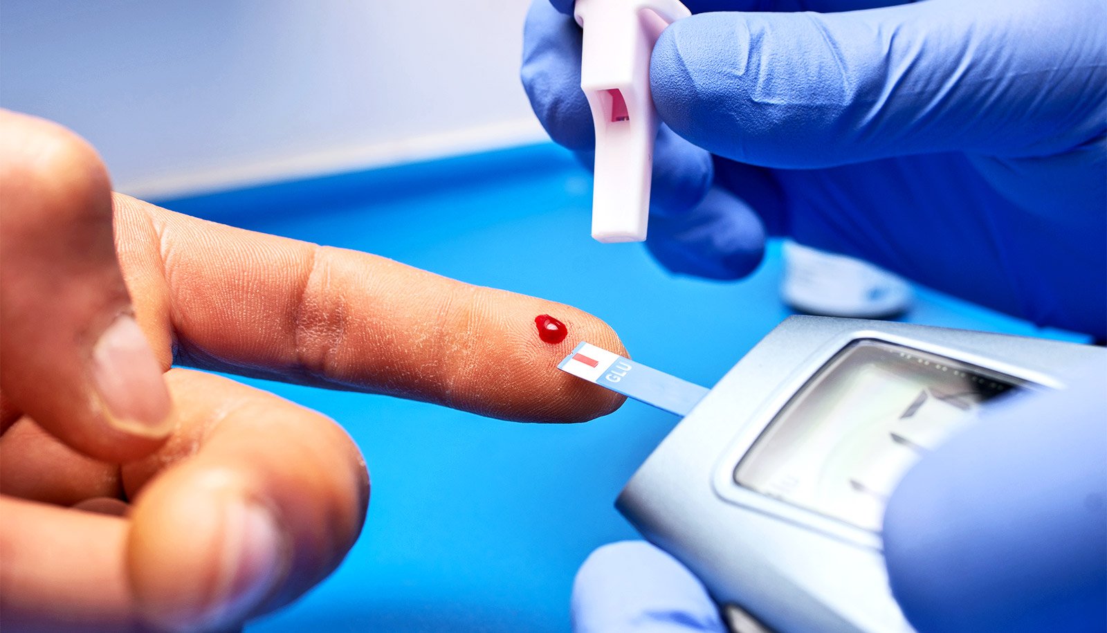 Sensors and AI spot low blood sugar without needles